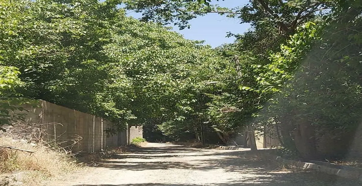 کوچه ای در گرمدره با بودجه آسفالت همچنان خاکی