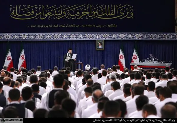 دیدار کارکنان و خانواده‌های ناوگروه ۸۶ ارتش با رهبر معظم انقلاب/گزارش تصویری