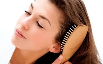 اشتباهات رایج در شانه کردن و برس کشیدن مو