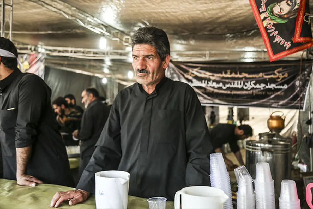 پذیرایی از زائران اربعین با ۱۰ هزار لیتر عرقیجات گیاهی