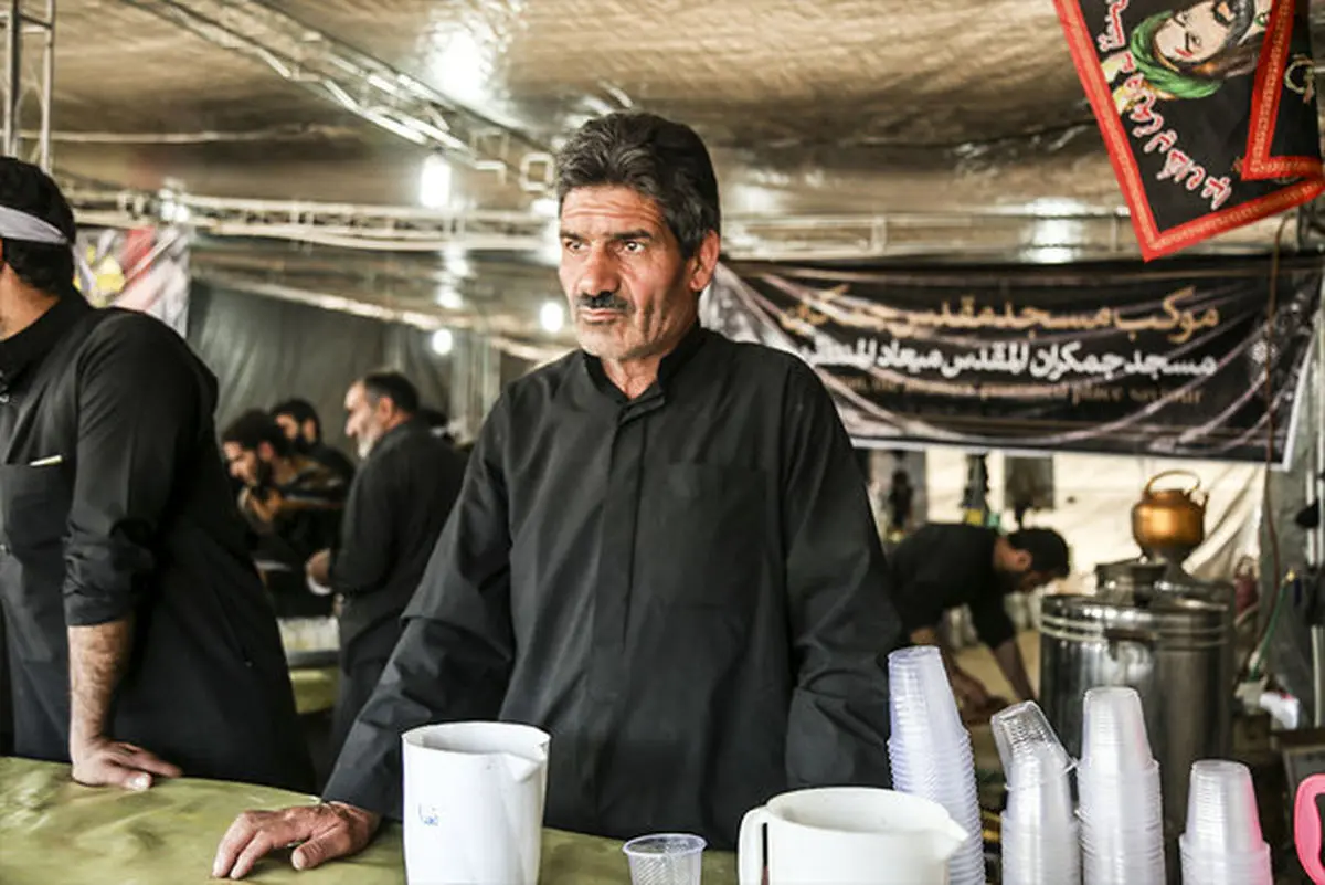 پذیرایی از زائران اربعین با ۱۰ هزار لیتر عرقیجات گیاهی