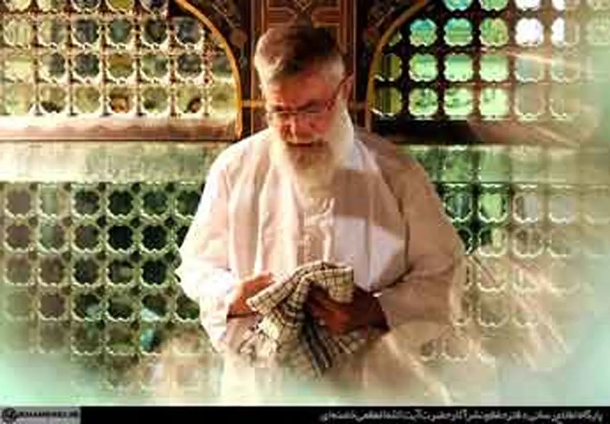 مراسم غبارروبی ضریح امام رضا(ع) با حضور رهبر انقلاب