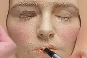2 میلیارد دلار لوازم آرایش قاچاق روی صورت زنان ایرانی!