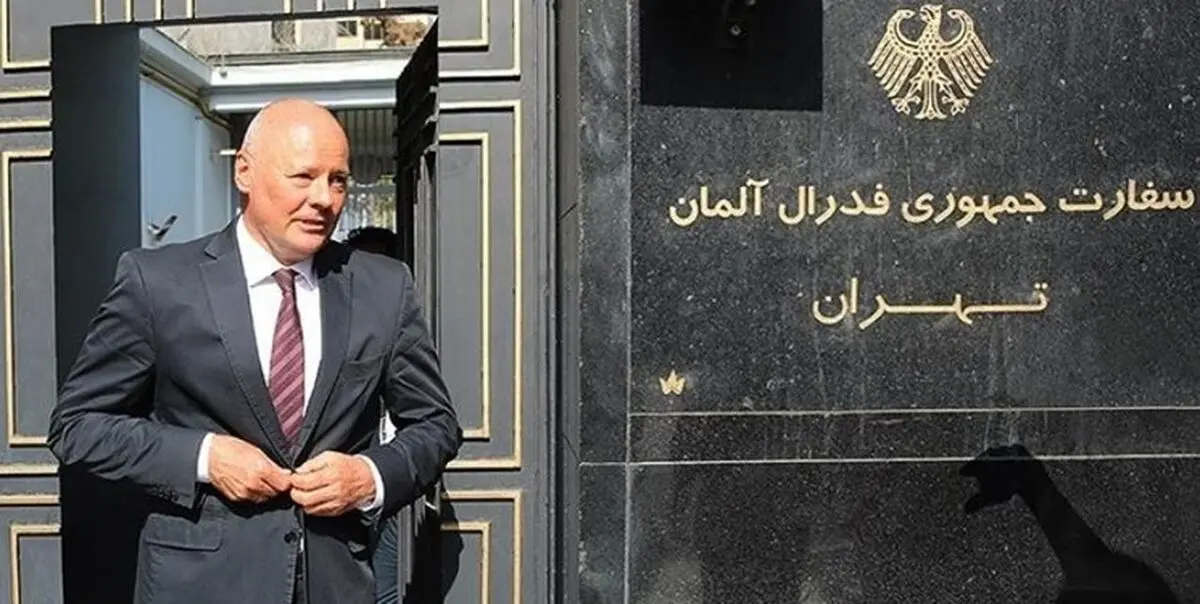 پایان ماموریت سفیر آلمان در تهران سوار بر نیسان+ عکس