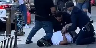 خشونت پلیس آمریکا با عابر پیاده به دلیل نقض قوانین فاصله‌گذاری/فیلم
