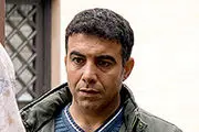 نگاه خاص آقای بازیگر از درون ماشینش /عکس