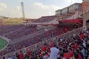 حضور تاریخی بانوان تراکتوری در ورزشگاه