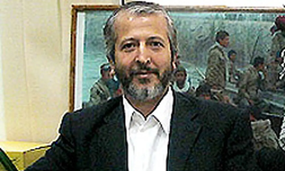 فرهاد دانشجو جایگزین جاسبی می‌شود