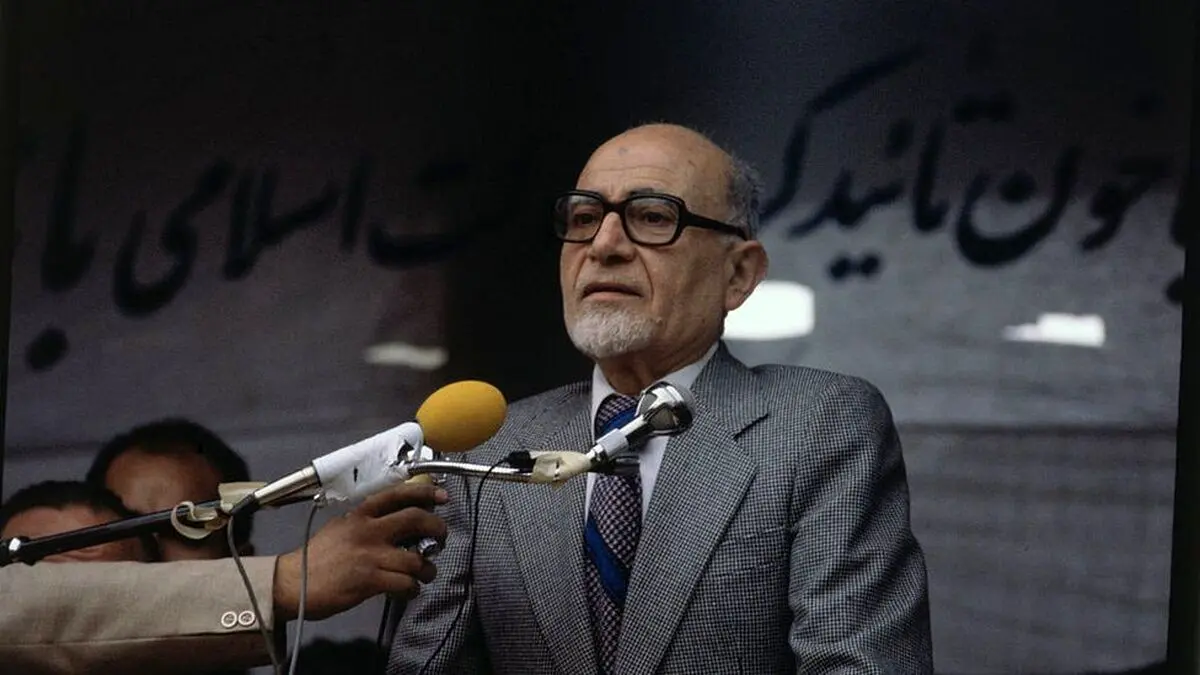 تصویر دیده نشده از مهدی بازرگان در سال ۱۳۵۷ 