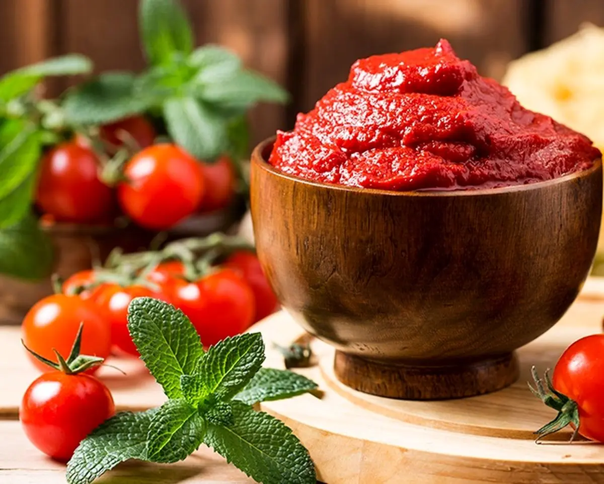 قیمت گوجه و رب در بازار کاهش می یابد
