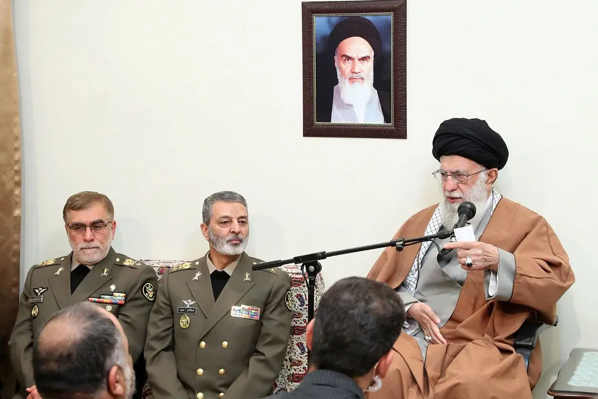 ارتش متدینتر و کار آمدتر از همیشه است/ دست برادری دادن ارتش و سپاه، حرکتی زیبا پس از حرکت زشت آمریکاییها بود