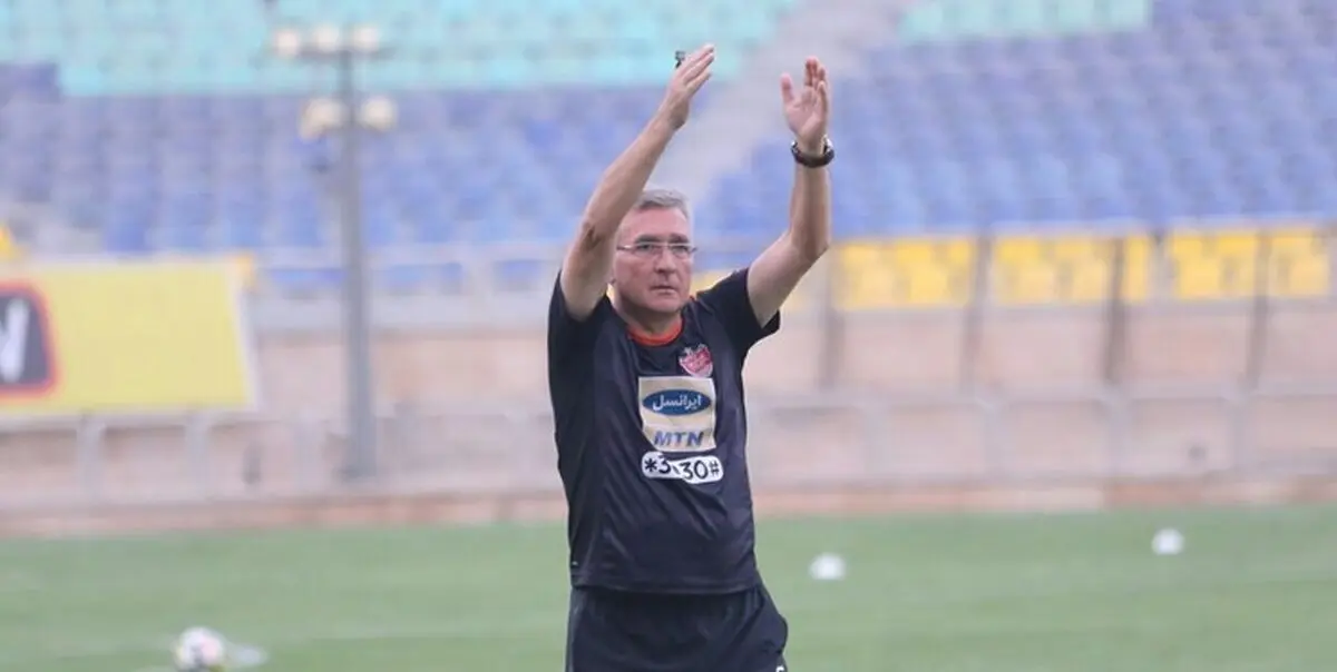 مربی سپاهان هم علیه سرمربی پرسپولیس