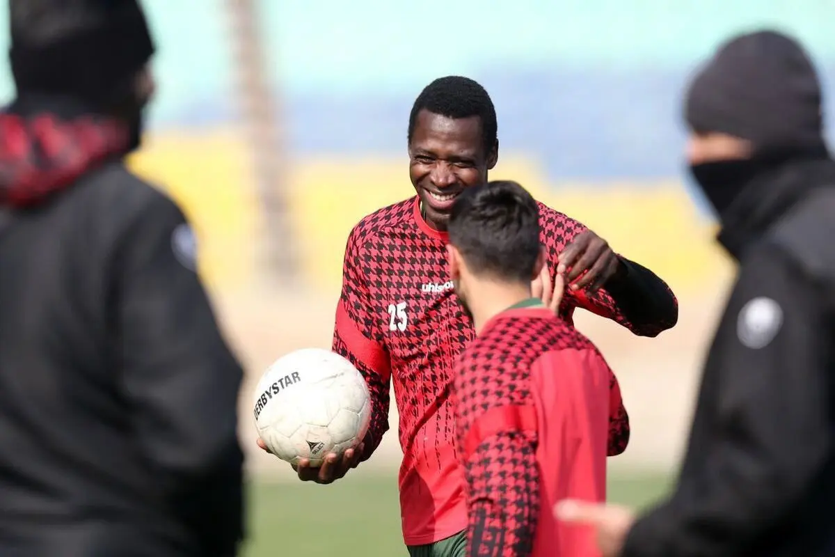 دیاباته زوجش را در پرسپولیس انتخاب کرد