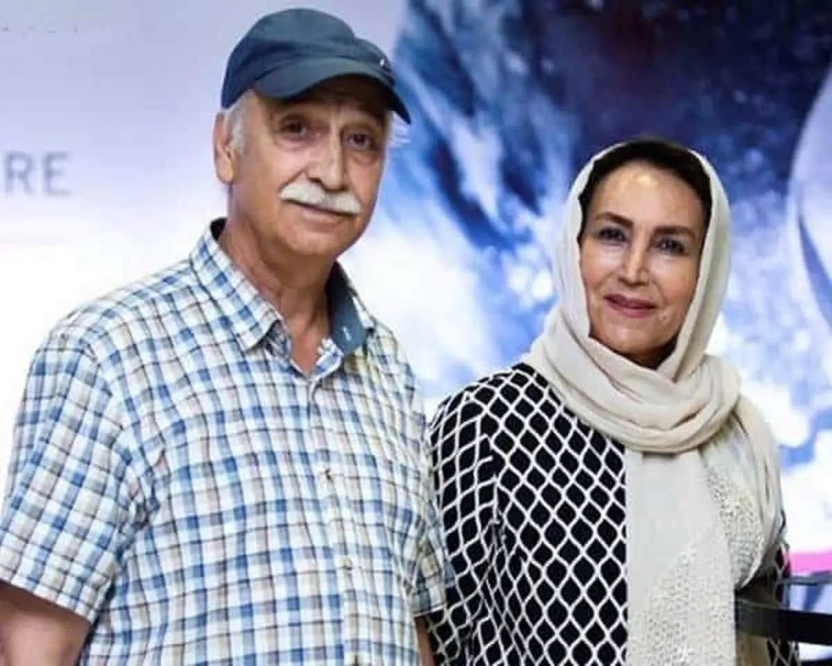 محمود پاک‌نیت با همسر و نوه هایش