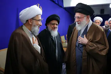 تصاویر دیدار اعضای کنگره بزرگداشت آیت‌الله میلانی با رهبرانقلاب