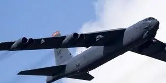 پرواز بمب‌افکن بی-52 آمریکا بر فراز رومانی 