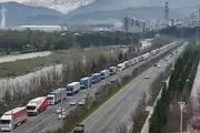 کمک ۳ هزار و ۶۱۰ تُنی تاجیک‌ها به ایران 