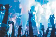 دستگیری 25 دختر و پسر در پارتی شبانه