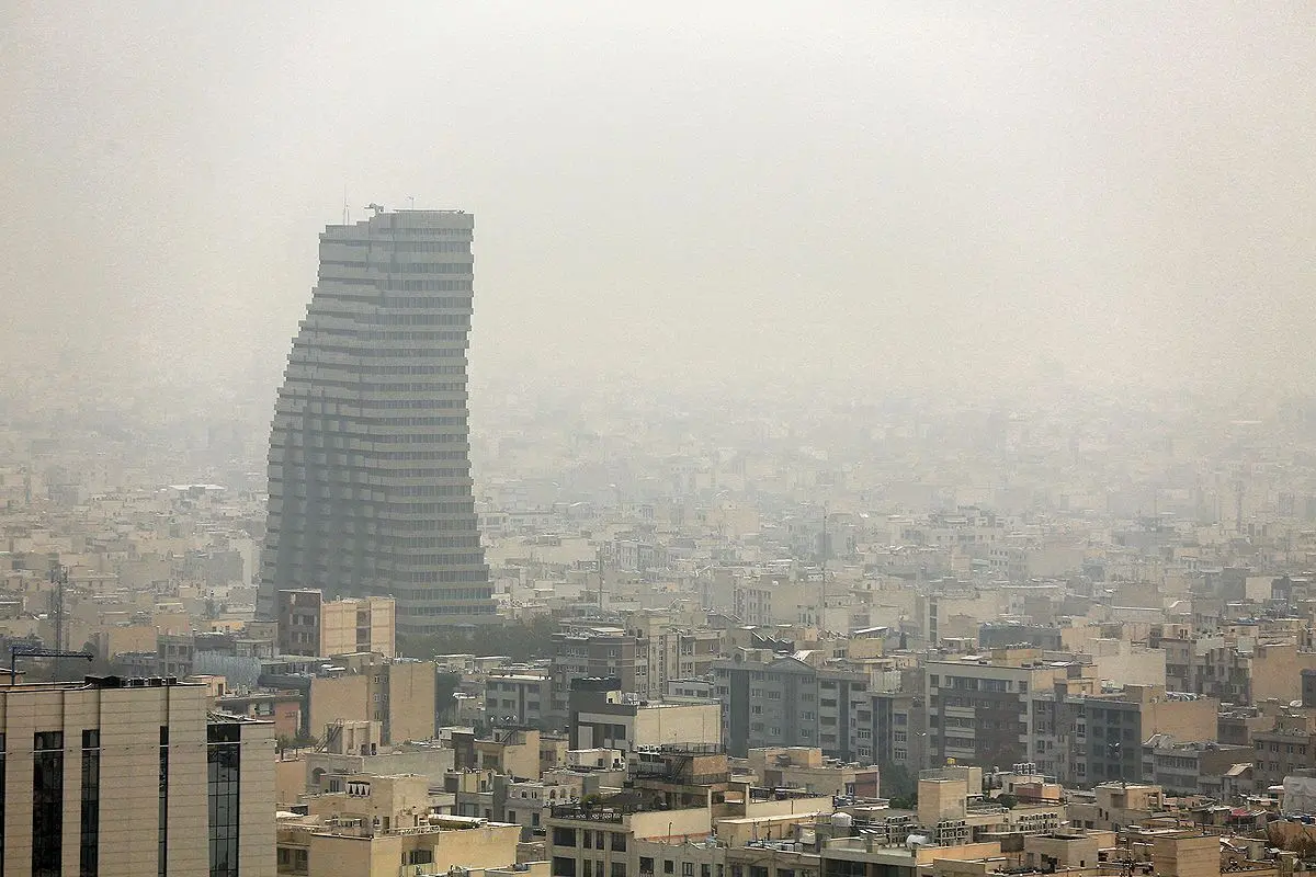 ۱۷ ایستگاه کیفیت هوای تهران در وضعیت قرمز