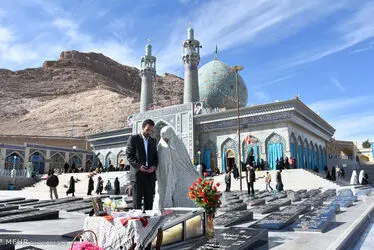سفره عقد بر سر مزار شهید همت