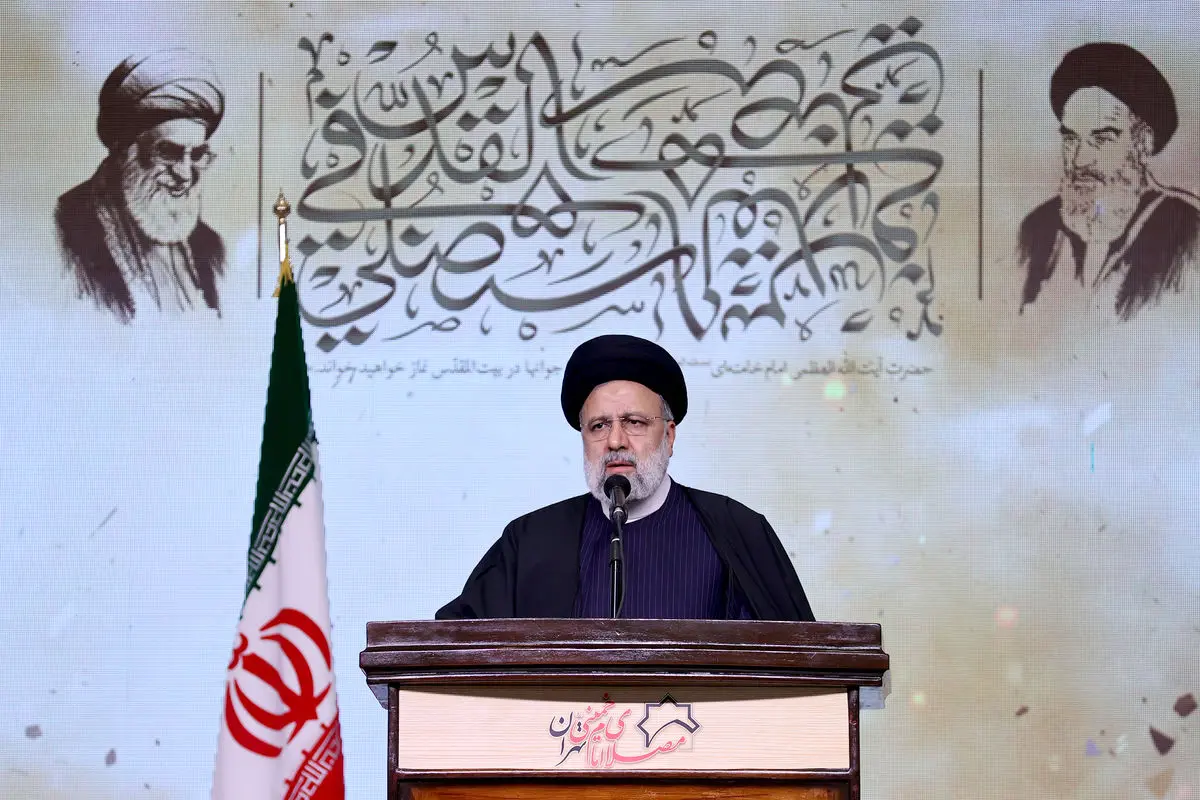 رئیسی: از مزار شهید سلیمانی هم میترسید؟ از تاریخ درس بگیرید