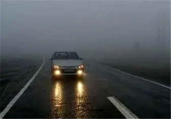 بارش باران در برخی جاده های کشور