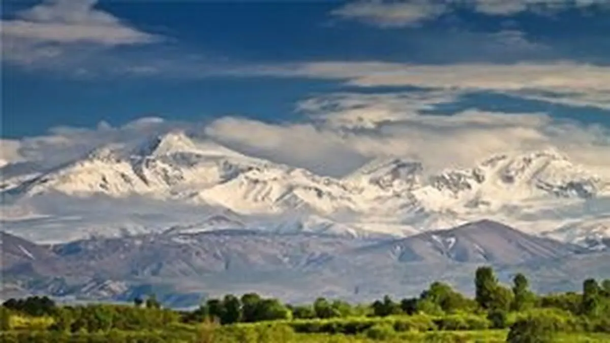 آب‌شدن برف سبلان سیل به راه انداخت
