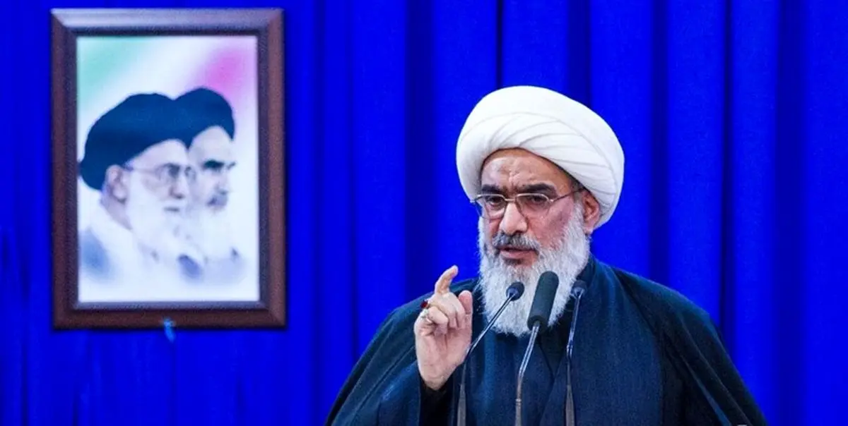 انتقاد امام جمعه بوشهر از تأخیر و لغو مکرر پروازها