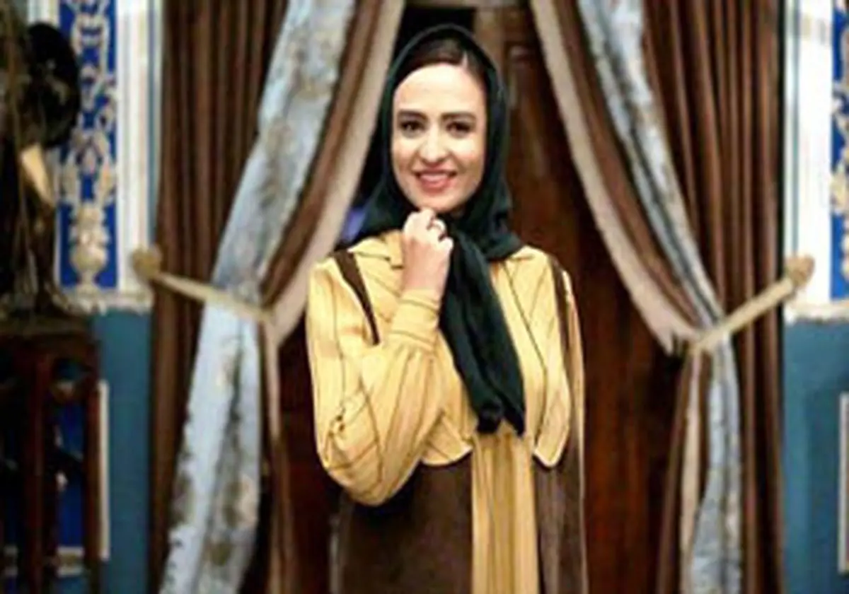یادگاری جالب «جمشید مشایخی» به خانم بازیگر +عکس
