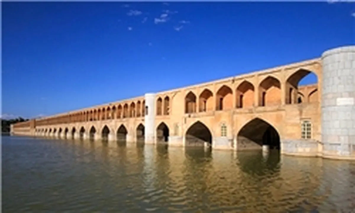 آغاز رهاسازی آب از سد زایندهرود