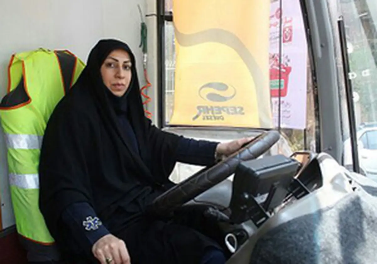 
به کار در جمعِ عملیاتی افتخار می‌کنم
