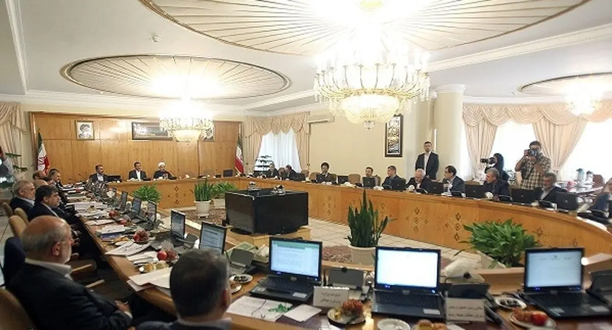 حتی یک اقتصاددان در کابینه روحانی نیست
