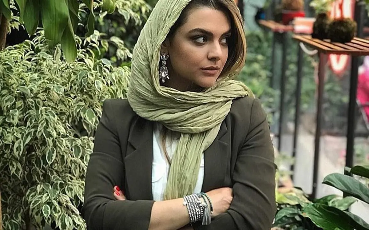 چهره متعجب حیوان خانگی خانم بازیگر /عکس