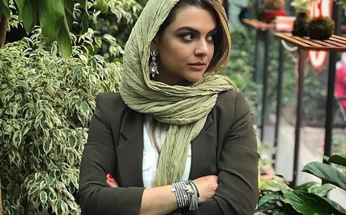 پاریس گردی خانم بازیگر با تیپی کاملا متفاوت/عکس