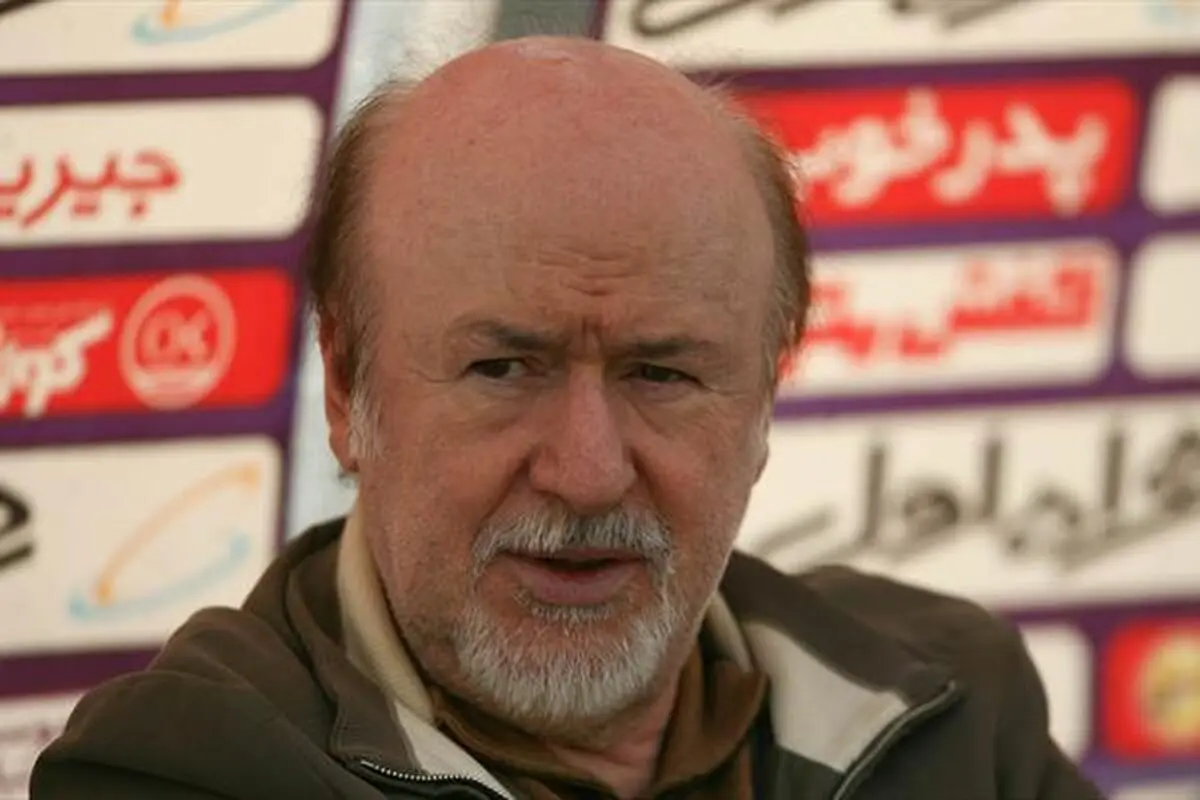 تعدادی از آبی پوشان جدا می شوند