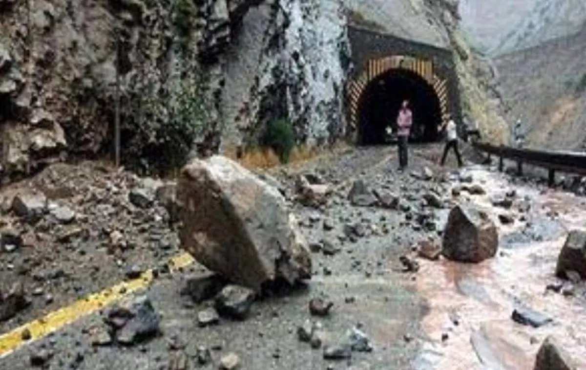 احتمال ریزش سنگ در برخی جاده ها