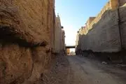 خندق های سنگی ابرکوه؛ اعجازی بشری