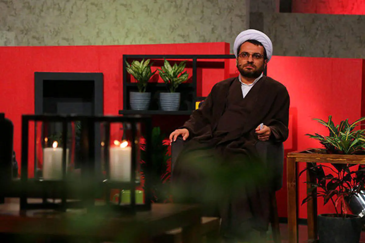 معروفترین روحانی توییتر مهمان رزیتا غفاری شد
