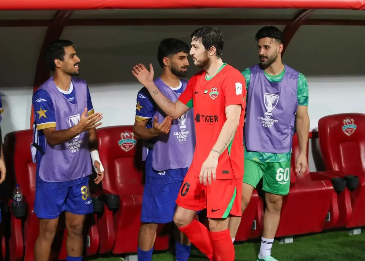 سردار آزمون، ناجی خط حمله شباب الاهلی در آسیا