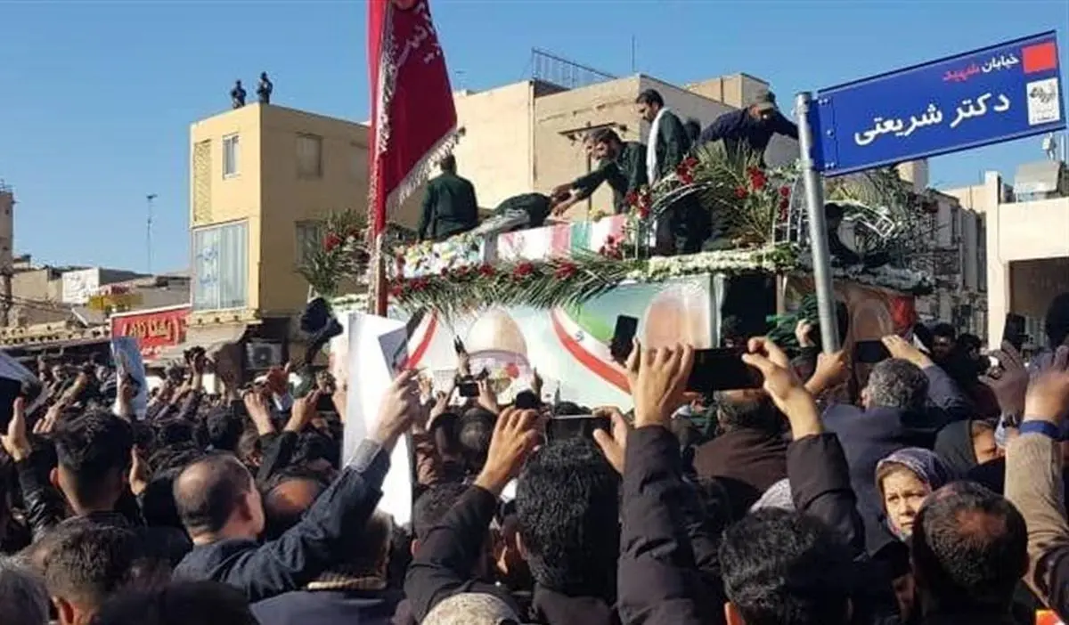 حضور میلیونی مردم خوزستان در مراسم تشییع پیکر سردار سلیمانی/فیلم