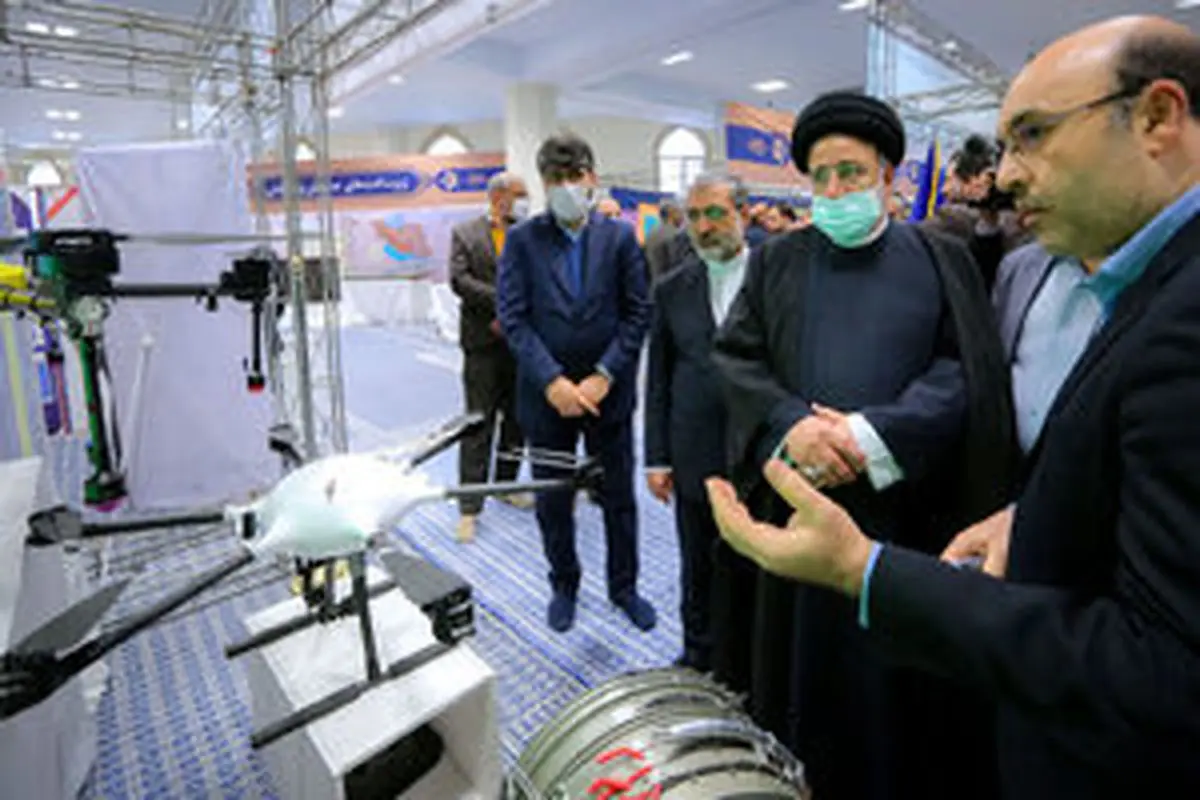 بازدید رئیس جمهور از نمایشگاه توانمندیهای داخلی +عکس