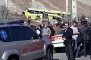 اتوبوس واژگون شده در دانشگاه آزاد تحت نظارت 
