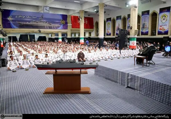 دیدار کارکنان و خانواده‌های ناوگروه ۸۶ ارتش با رهبر معظم انقلاب/گزارش تصویری