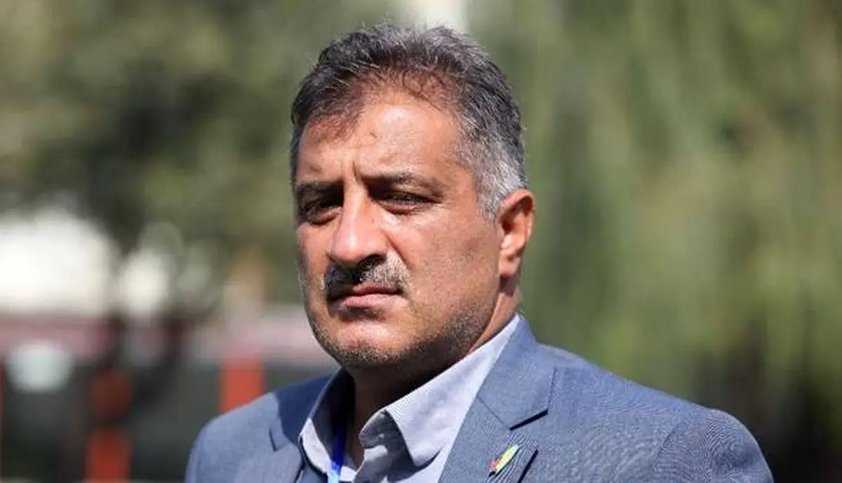 به احسان حدادی حق میدهم