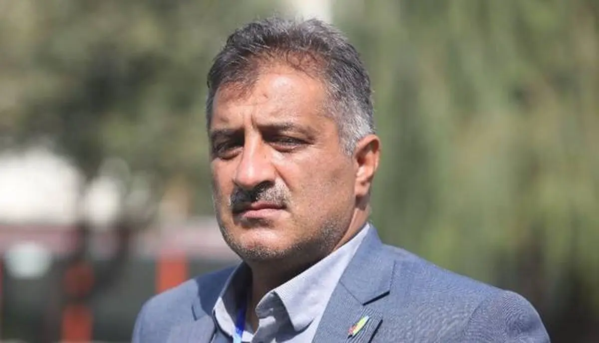 
به احسان حدادی حق می‌دهم
