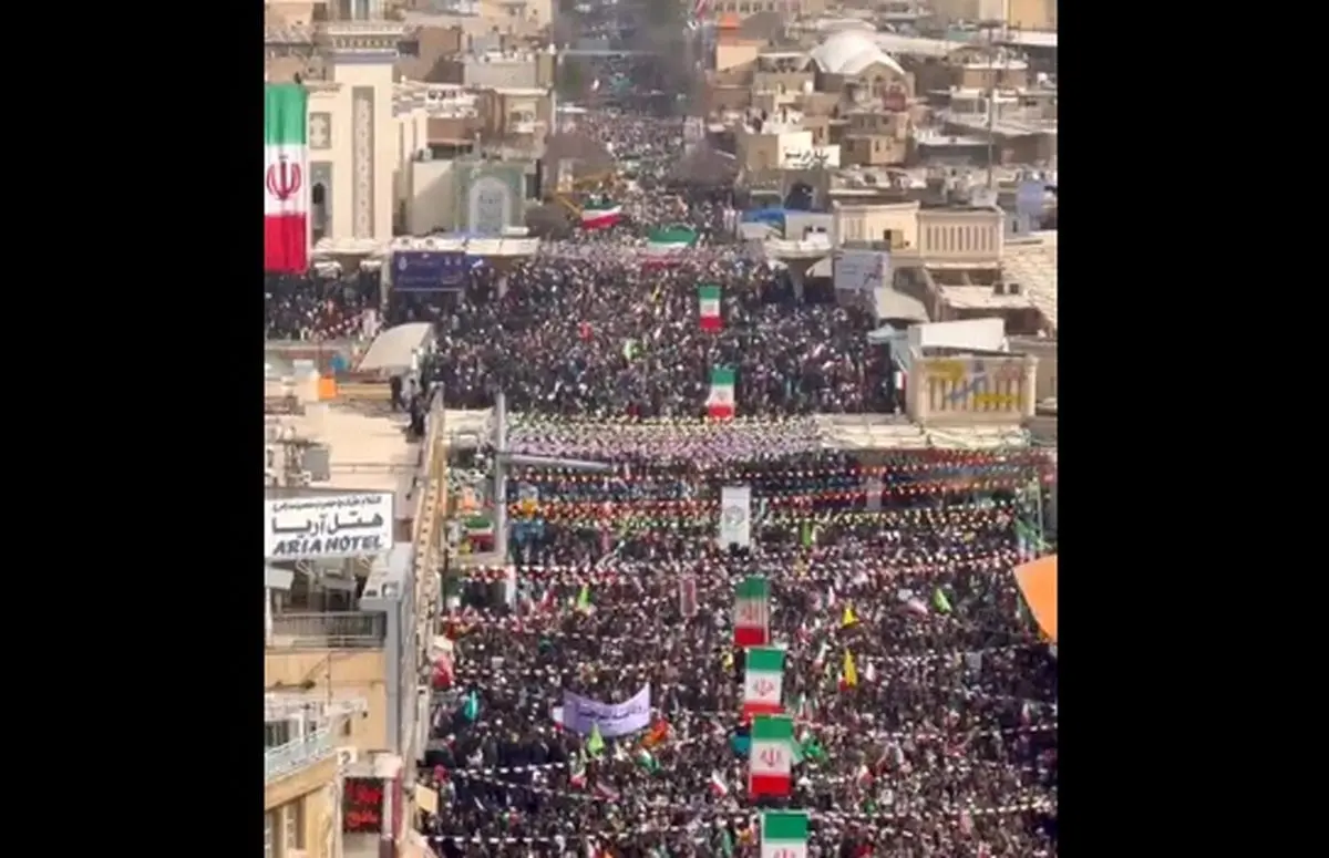 
تصاویر هوایی‌ از جمعیت بی‌سابقه راهپیمایی قم
