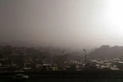 آسمان مهران غبار آلود است