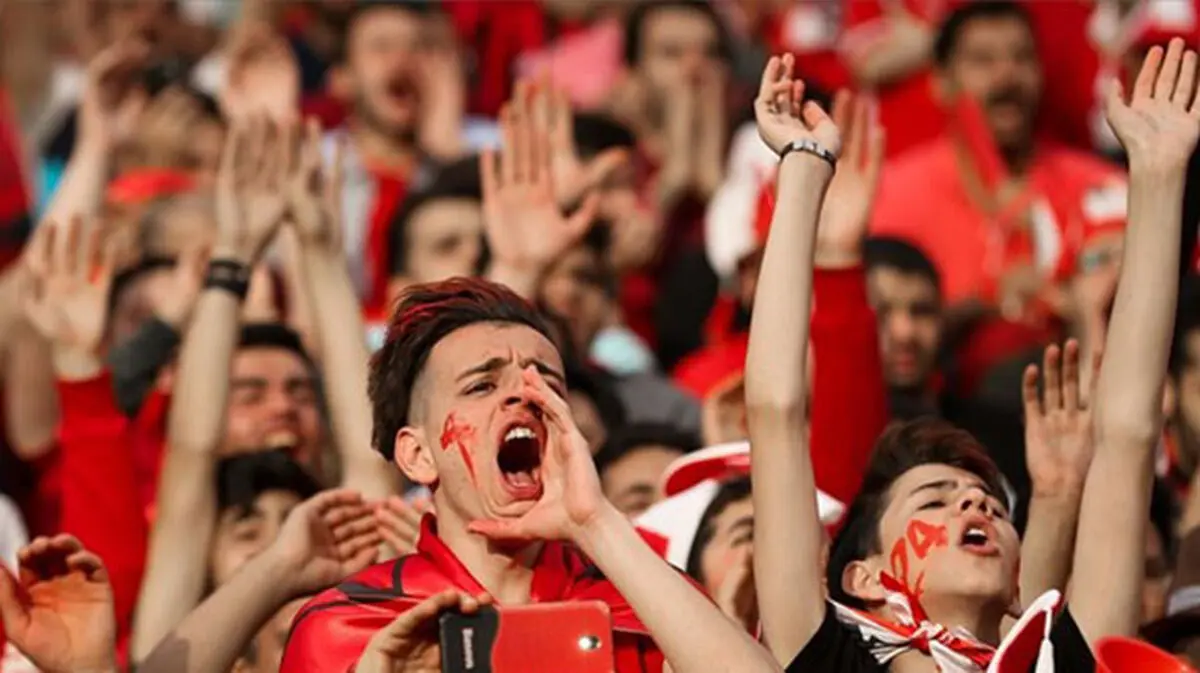 توهین بسیار زشت هواداران پرسپولیس به تراکتور