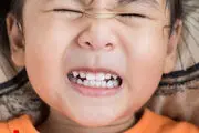 چه نوشیدنی‌هایی دندان‌ها را از بین می‌برد؟