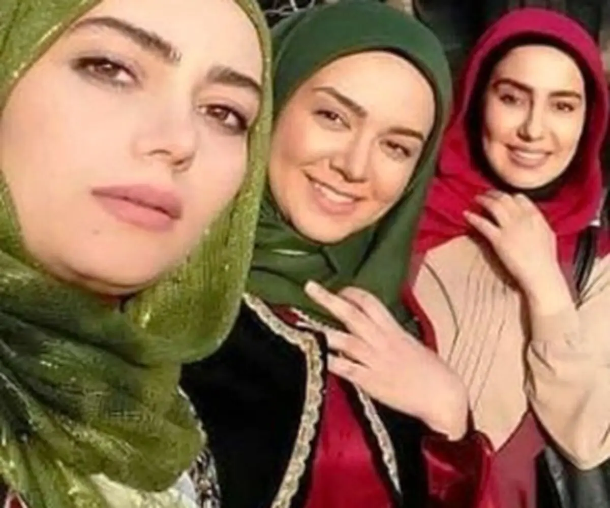 شیطنت‌های دختران «نون خ» در فرودگاه + عکس